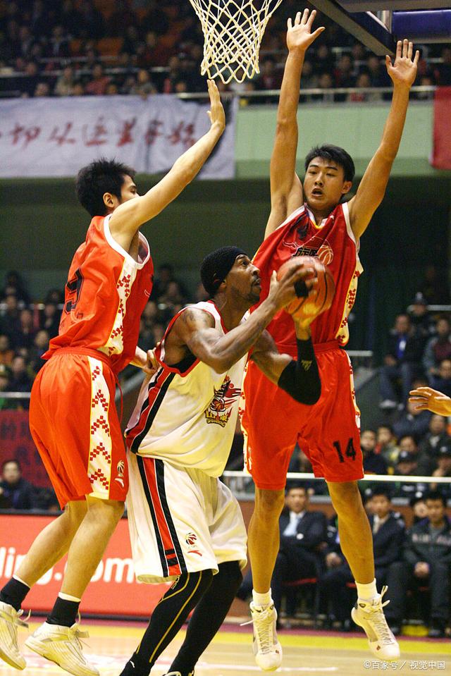 关于欧超杯赛程吃紧;辽宁本钢国际比赛日外线爆发;赛场秩序良好;年轻球员得到机会的信息 关于欧超杯赛程吃紧;辽宁本钢国际比赛日外线爆发;赛场秩序良好;年轻球员得到机会的信息