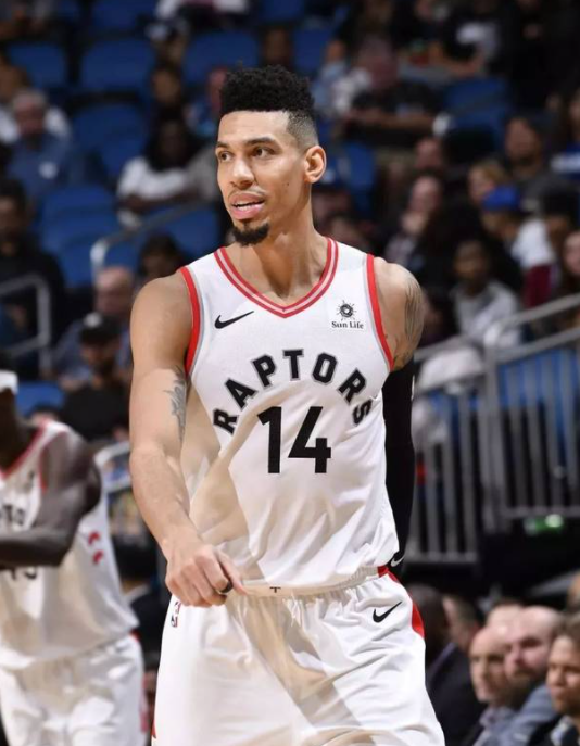 关于欧超杯赛程吃紧;辽宁本钢国际比赛日外线爆发;赛场秩序良好;年轻球员得到机会的信息 关于欧超杯赛程吃紧;辽宁本钢国际比赛日外线爆发;赛场秩序良好;年轻球员得到机会的信息